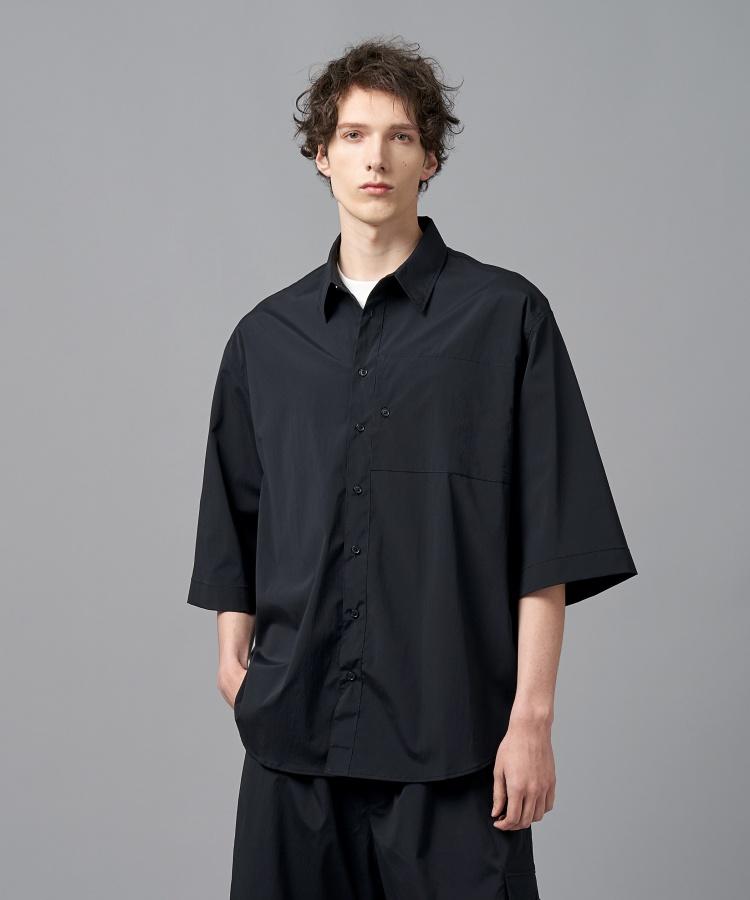 COMSPACE1980 Back Slit Trendy Shirt_Black