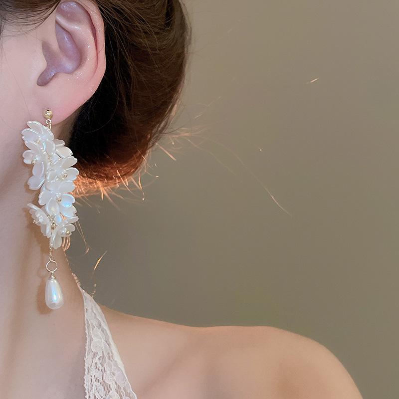 Silver Needle Super Fairy Elegant Bow Flower Stud Earrings French Light Luxury Earrings Literary Style Sweet Versatile Earrings