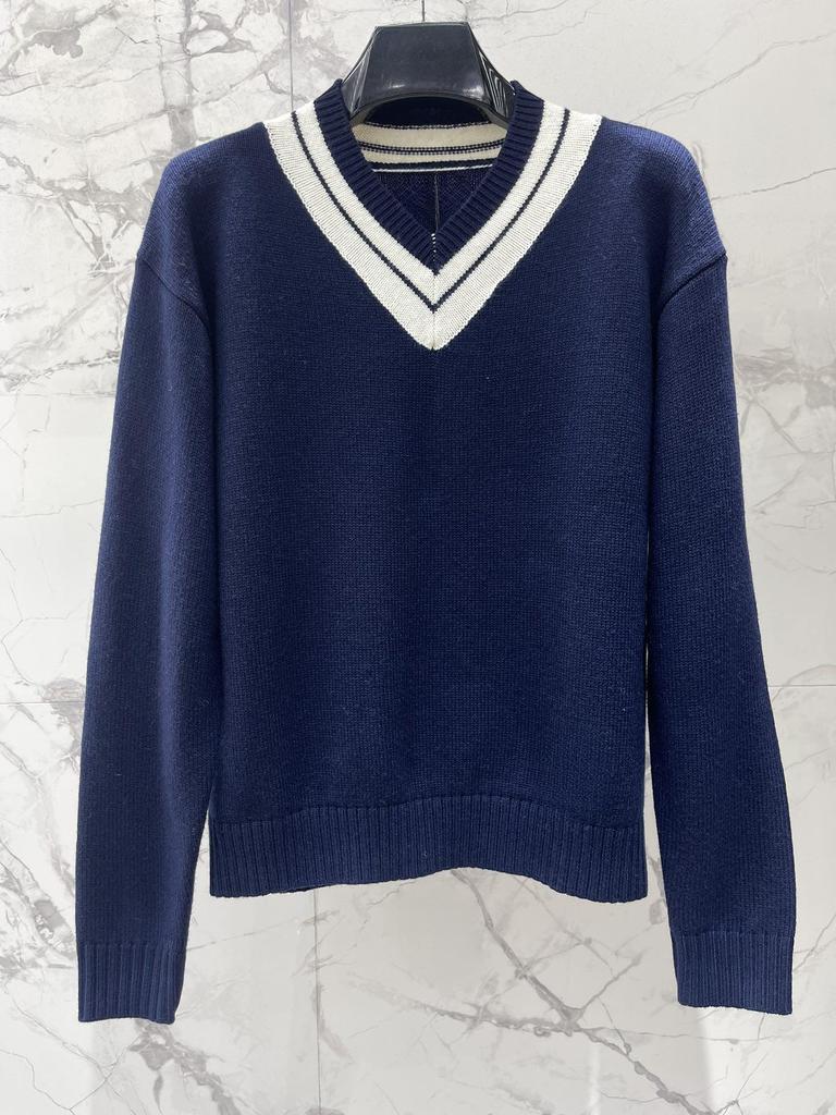 26 early autumn new fashion lazy wind splicing V-neck knitted sweater, classic wool heavy industry letter embroidered top