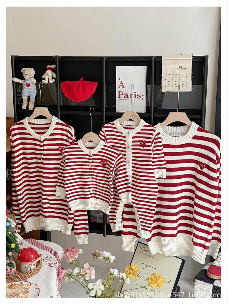 Корейский семейный свитер с полосками в виде сердечек - Детский ромпер и вязаный кардиган для осени/зимы