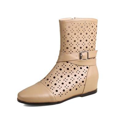 Krazing Pot Коровья спилковая кожа Круглый носок Размер 43 Увеличение Летние ботинки Мода Полые украшения Пряжка Летние ботинки