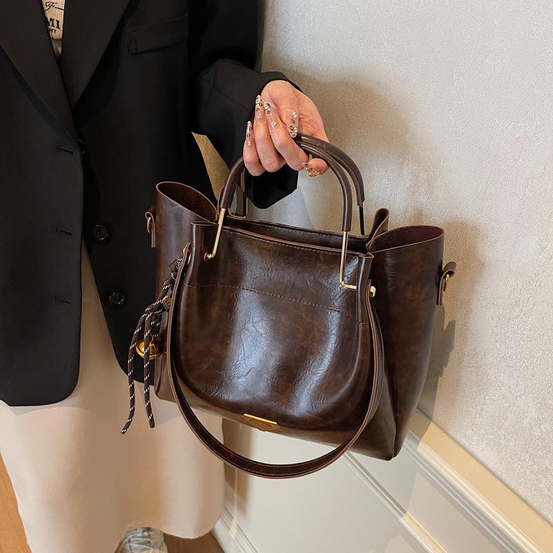 Премиальная кожа с масляной восковой пропиткой, ретро, большая вместимость, женская, 2025, новая, осенне-зимняя, для работы, на плечо, кроссбоди, сумка-ведро