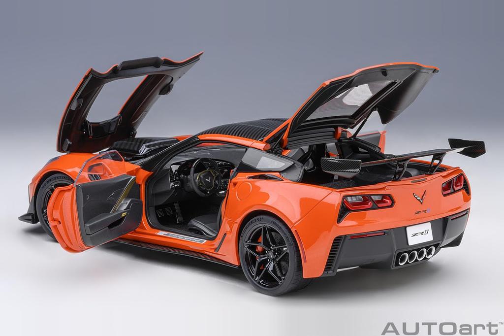 AUTOart Chevrolet Corvette ZR1 Orange Готовый продукт 1/18 (С7)