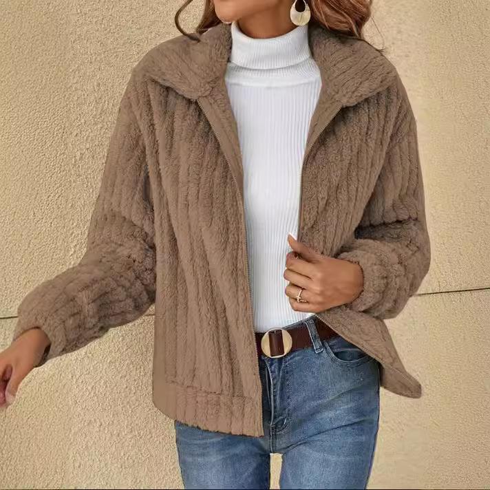 QICED Женская осенне-зимняя плюшевая кардиганная куртка с воротником-поло в полоску