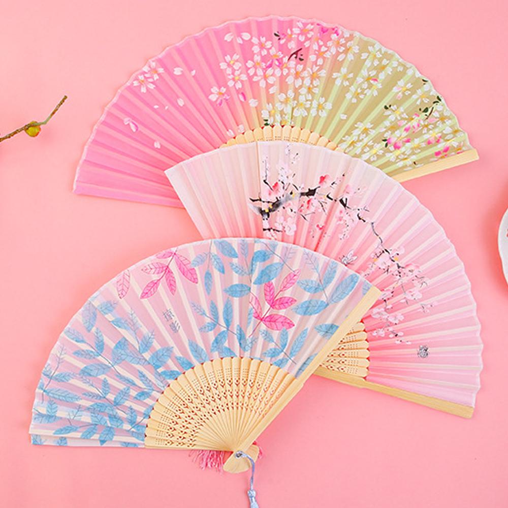 Китайский складной веер с деревянным хвостовиком, веер для классических танцев, высококачественный элегантный женский веер с кисточкой