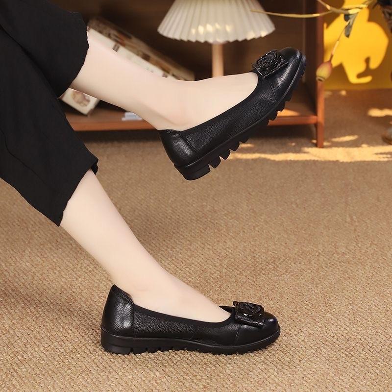 Spring and Autumn new mother shoes soft leather soft sole women's shoes comfortable one-pedal single shoes shallow mouth work shoes middle-aged and