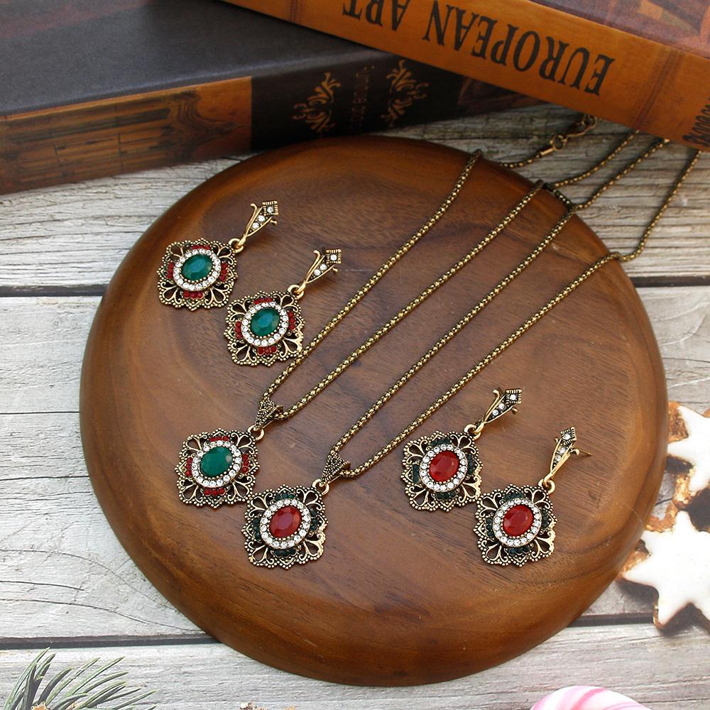 Vintage Bohemia Women Earring Necklace Sets Antique Gold Color Retro Jewelry Sets Bronze Pendant Necklace Set