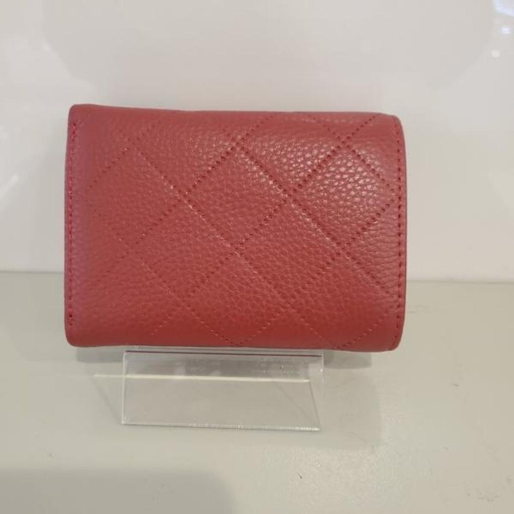 moncross REAW19128 Women's Stitched 3-Piece Cowhide Bifold Wallet