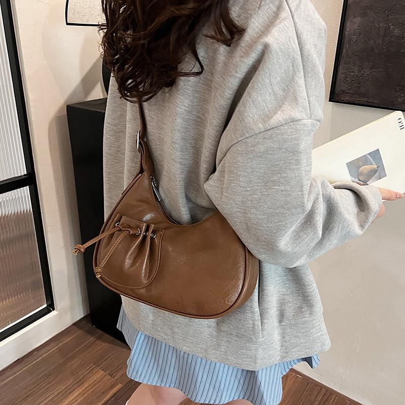 Ielgy Niche Design One-Shoulder Messenger Dumpling Bag Simple