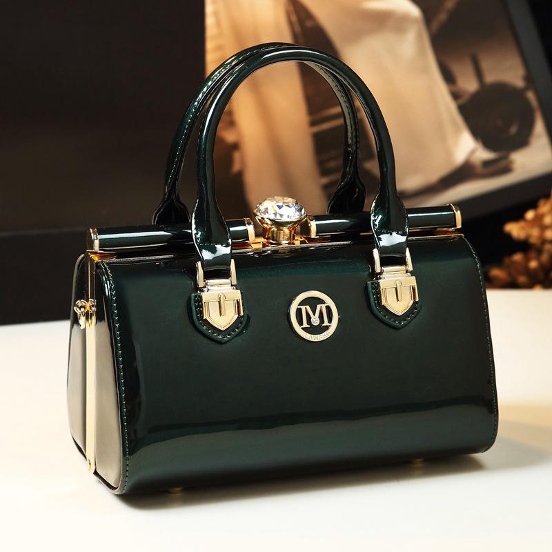 Женская сумка через плечо и руку со стразами 2024 года — стильная форма подушки из яркой кожи