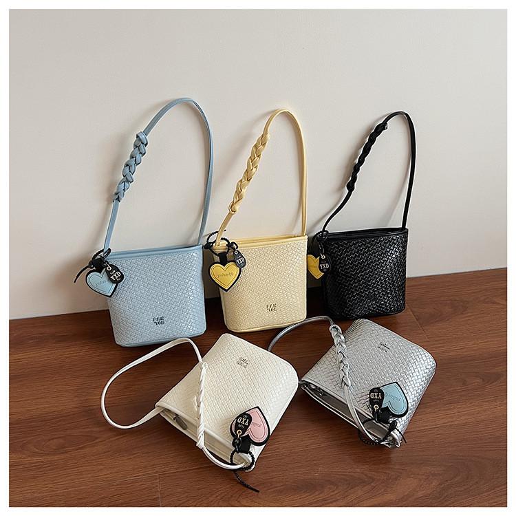 IELGY Summer All-Match Simple One-Shoulder Messenger Bucket Bag