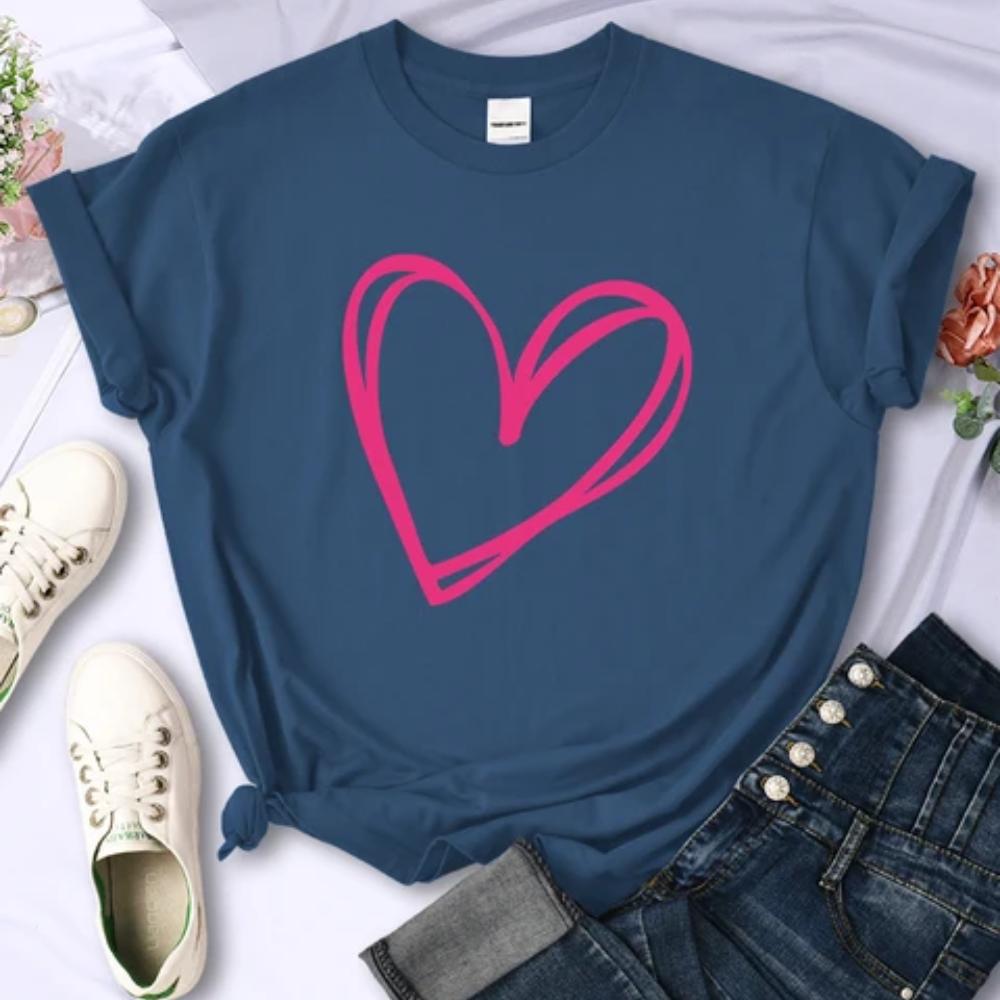 Простые женские футболки с розовым сердечным принтом, индивидуальные повседневные футболки, модные универсальные креативные женские топы с короткими рукавами и круглым вырезом