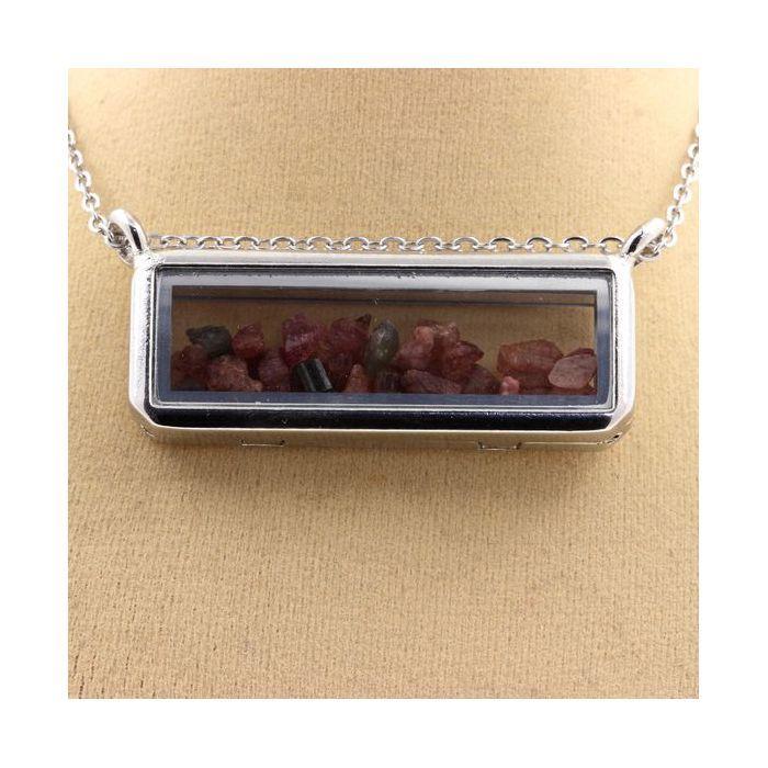 Pierres et Minéraux. Collier Tourmaline multicolore brut. Modèle rectangle.