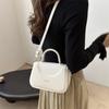 Модная нишевая дизайнерская маленькая сумка женская 2024 новая личность красивая простая сумка-мессенджер осенняя портативная маленькая квадратная сумка