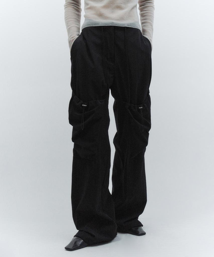 INSILENCE WOMEN Volume Pocket Parachute Pants Black