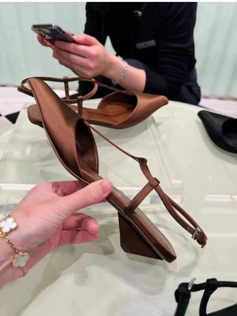 Модные брендовые туфли для женщин, сексуальные сандалии с острым носком, удобные сандалии на низком каблуке, трендовые сандалии, простые, универсальные, туфли большого размера