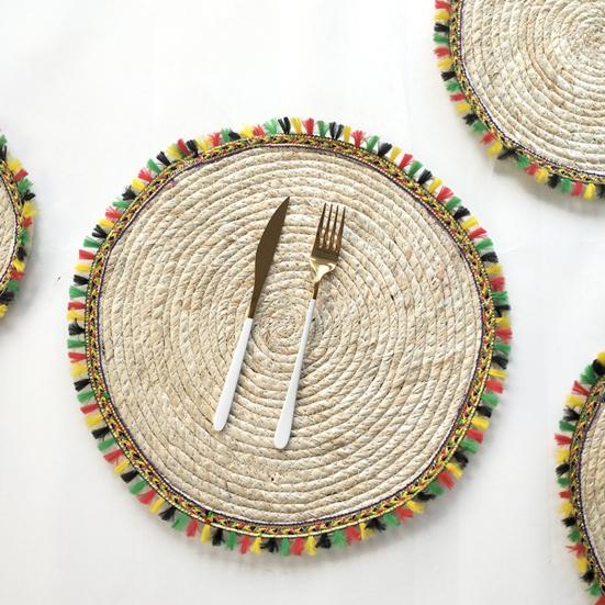 Corn Husk Placemat Heat Resistant Woven Table Mat Non-Slip and Colorful Tassels