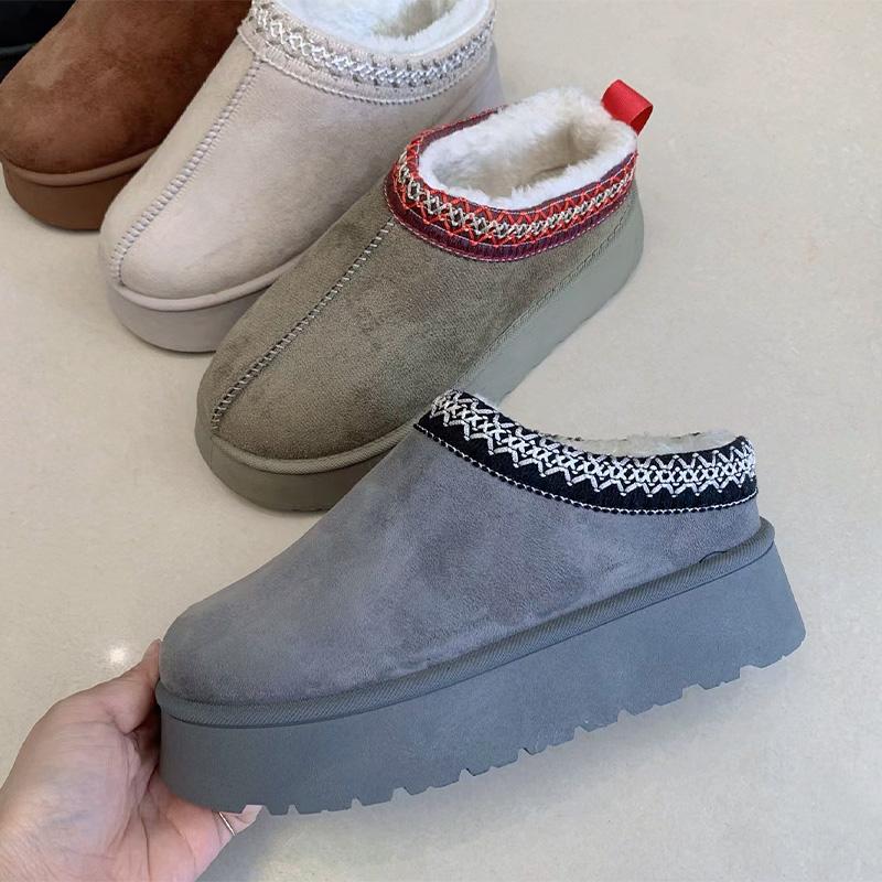 Модные зимние сапоги на платформе с плоскими каблуками Женские меховые тапочки Замшевые хлопковые туфли Женская зимняя обувь 2025 года Трендовые теплые плюшевые ботильоны Повседневные меховые шлепанцы