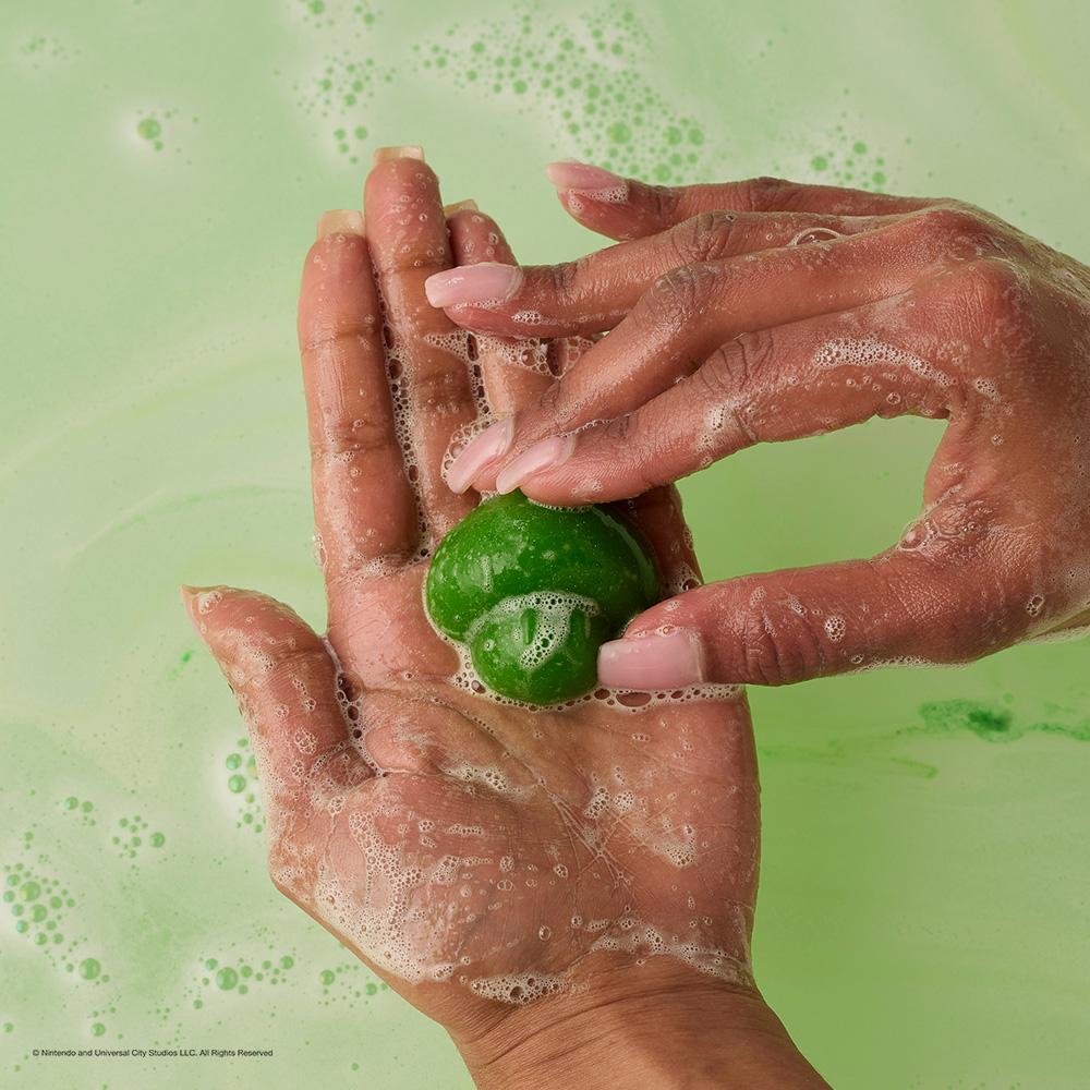[Lush] Яйцо Йоши 330 г Бомбочка для ванны - Ограниченное издание, коллаборация с Марио