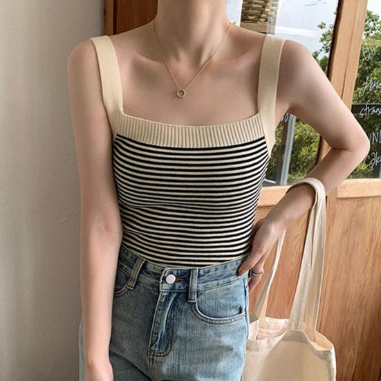 Вязаный жилет в полоску в стиле ретро с квадратным воротником и широкими плечами без рукавов