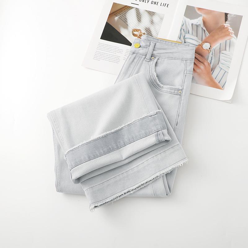 Женские джинсы 2025 года светло-серого цвета с высокой посадкой, облегающие, свободного кроя, с вариантами узких и широких штанин для весны/лета.