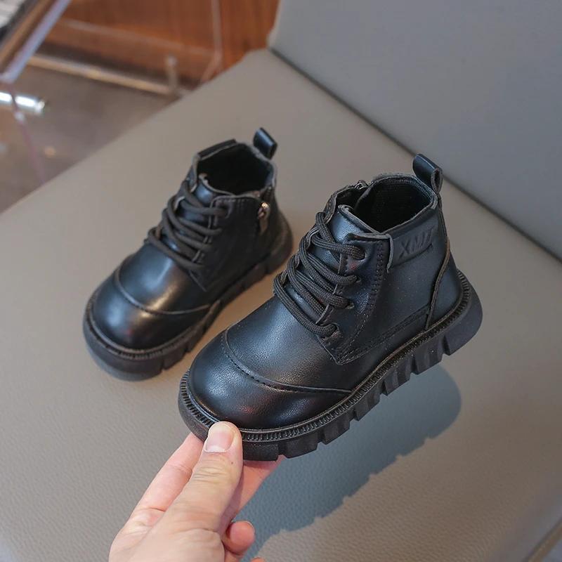 2024 Детские модные ботинки для девочек и мальчиков, зимние новые, корейские, мягкие, удобные, нескользящие, универсальные, шикарные, кожаные туфли