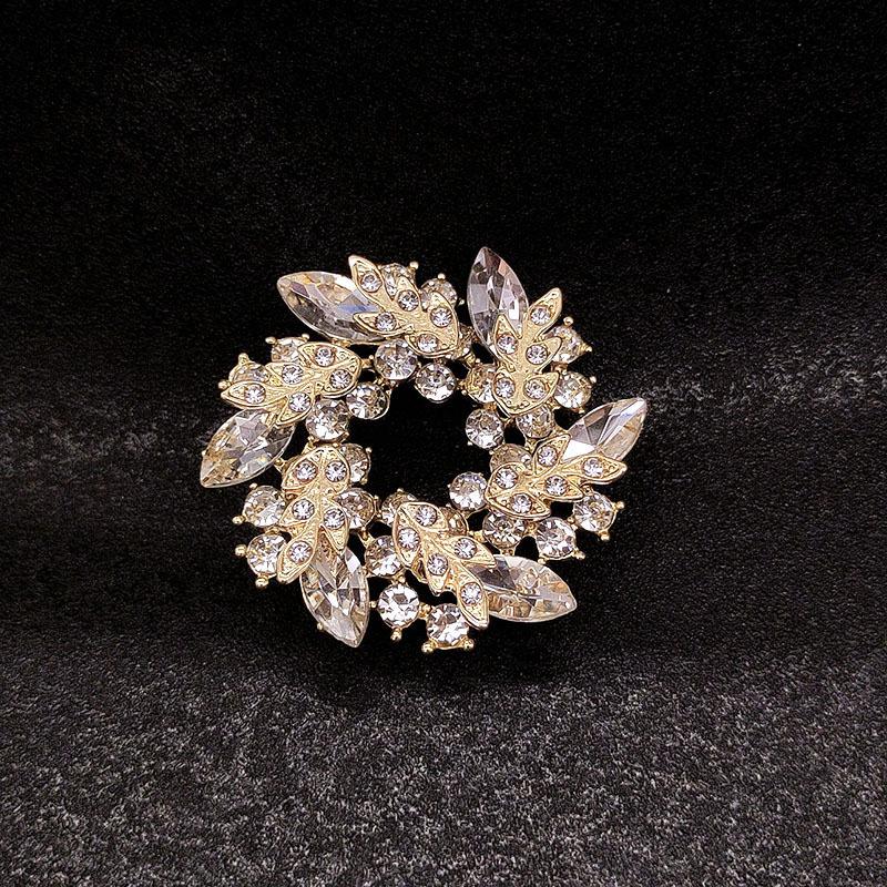 High-End Women's Brooch Collection: Butterfly, Camellia, Pearl Designs - Elegant Jewelry for Christmas & Men's Clothing Accessories