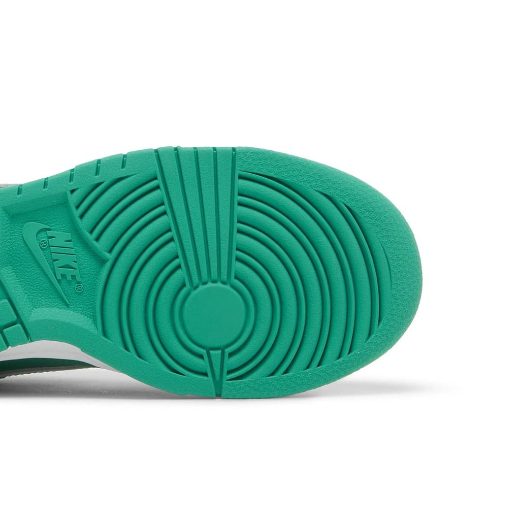Nike Womens Dunk Low 'Reverse Joker' (women's sizes) Stadium Green / White / Fuchsia Dream / White Skate Shoes FD9924 311