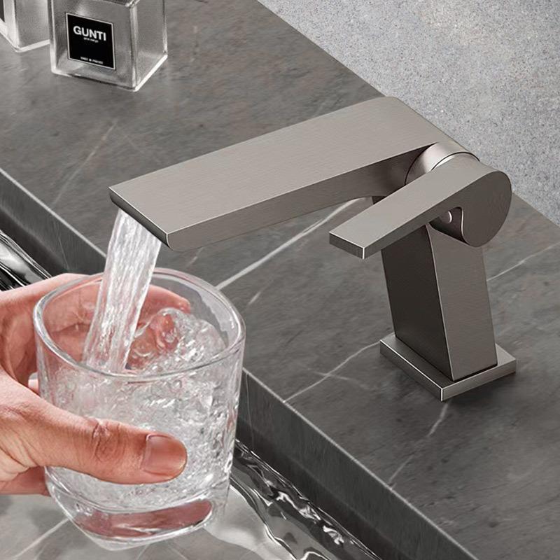 Black/Grey Fashion Wash Basin Sink Faucet Deck-mounted Single Handle Single Hole Sink Taps Cold and Hot Mixer forBathroom