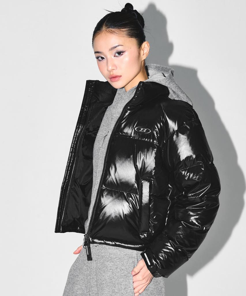 BORN TO WIN W Silver B Glossy Crop Puffer Down [Black]