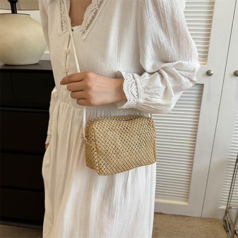 Straw Bag Women's Summer Niche Versatile Shoulder Bag New Woven Tofu Bag Contrasting Color Messenger Bag Women