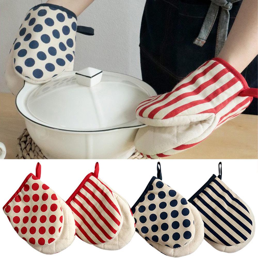 1PCS Kitchen Baking Oven Gloves High Temperature Resistant Thicken Cotton Dot Stripe Hanging Home Gloves for BBQ Baking Cooking