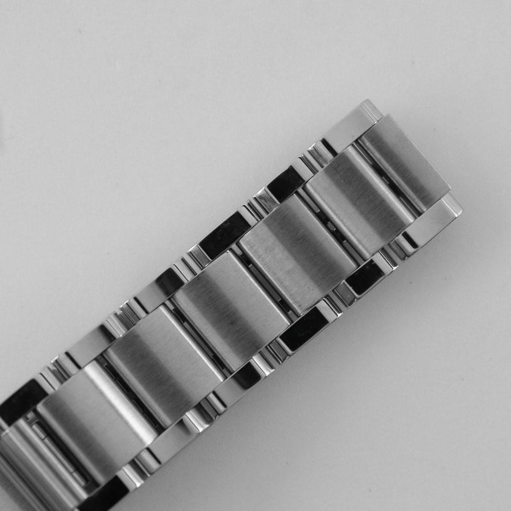 baume & mercier Часы Diamant с бриллиантовой рамкой, серебристо-белым перламутровым циферблатом, из нержавеющей стали, кварцевые, с аналоговым дисплеем, женские, б/у