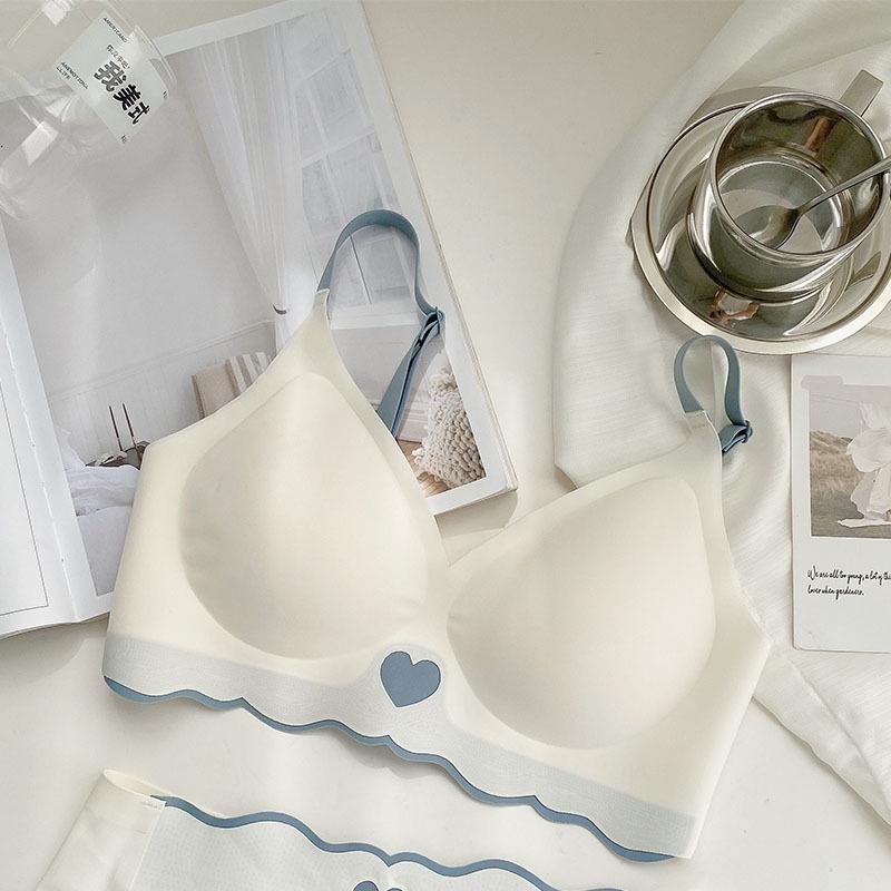 One-Piece Thin Latex Seamless Push-Up Bralette for Small Busts - Soft Support & Wireless