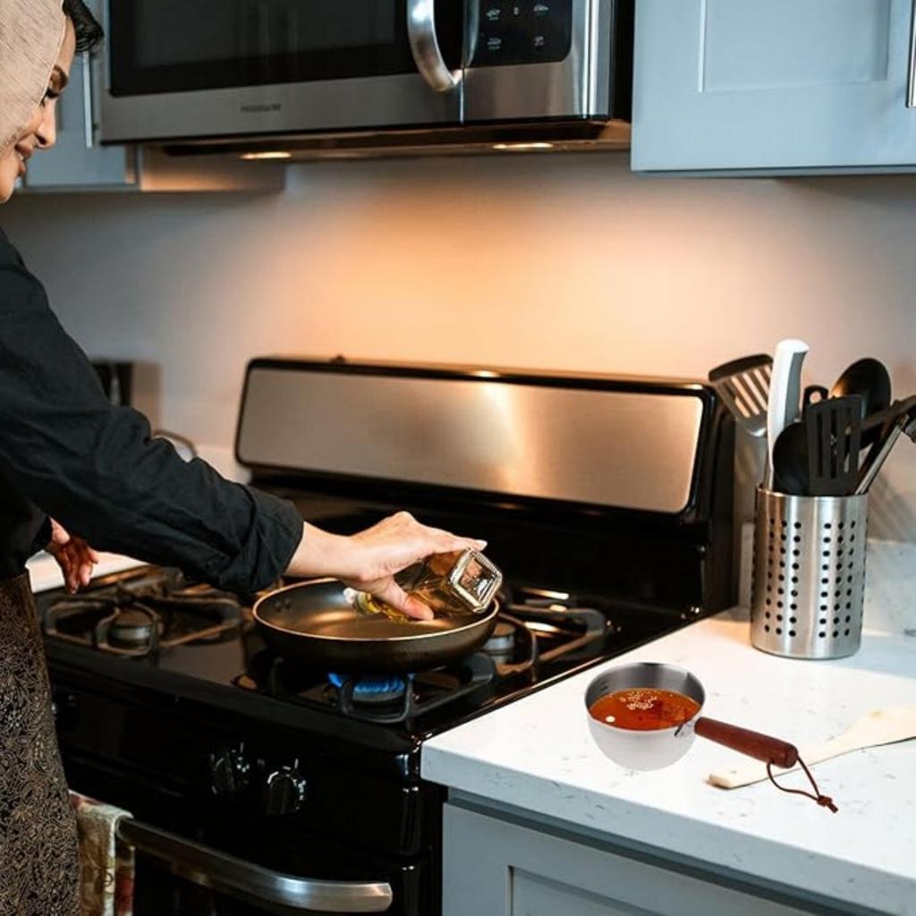 Butter Melting Pot Stainless Steel Saucepan with Spout Butter Warmer Pan Stock Pot Milk Cheese Pot Pouring Oil Pans for Soup Coffee Chocolate Sauce