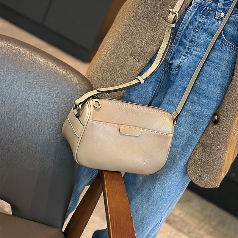Women's Cross Bag Spring Summer Small Bag Mobile Phone All Vintage Shoulder Bag Senior Sense Cowhide Bag
