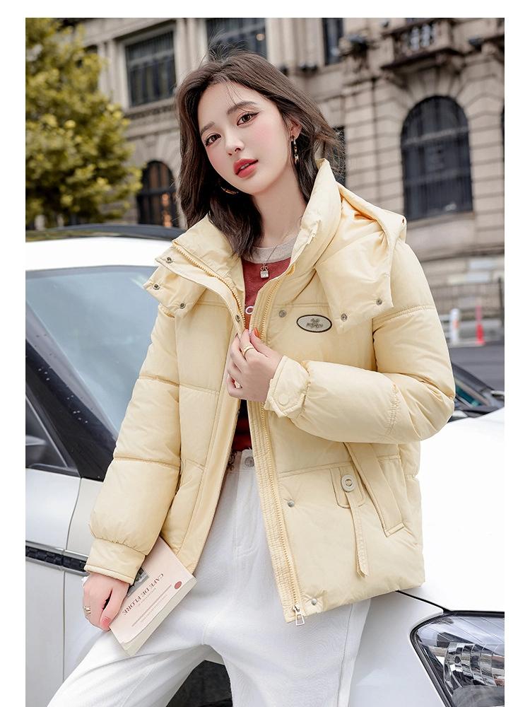 Женская короткая ветрозащитная теплая зимняя куртка с капюшоном и рукавами реглан