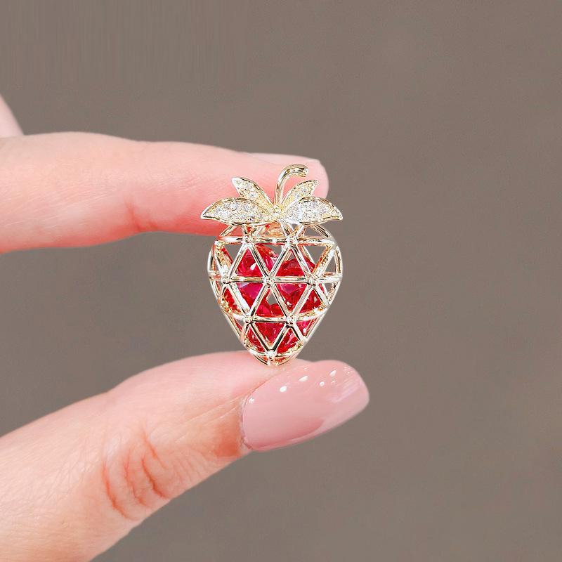 Summer Anti-Exposure Brooch: Fashionable and Luxurious Collar Pin for Women.