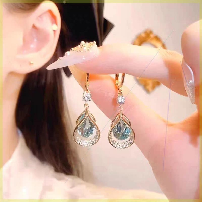 Летние серьги в корейском стиле с зелеными цветами - Элегантные, универсальные, милые пусеты для свежего, модного образа