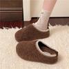 Ретро нескользящие толстоподошвенные пушистые тапочки для женской уличной носки 2025 новые осенне-зимние универсальные увеличивающие рост мягкоподошвенные тапочки с закрытым носком