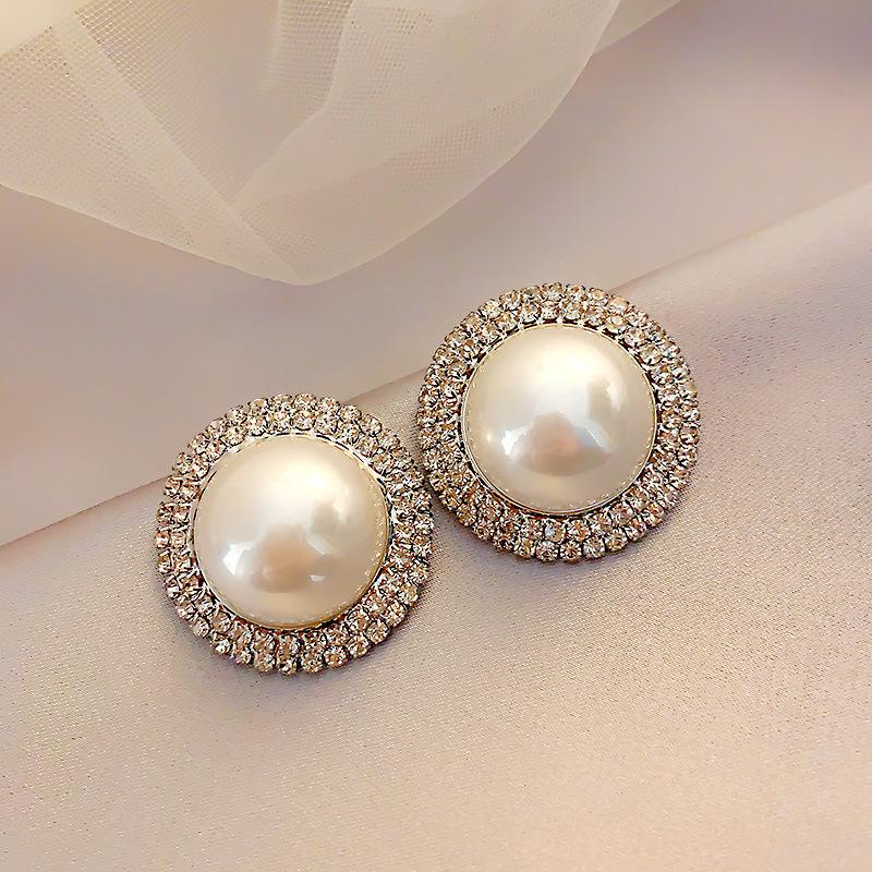 Silver needle light luxury Spice Girl pearl stud earrings temperament retro super flash earrings women's fashion high sense personalized earrings