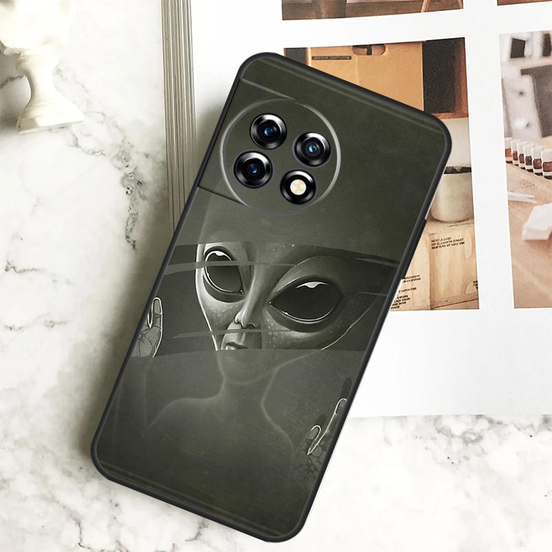 Забавный чехол с инопланетянином для OnePlus 11 12 12R 9 10 Pro 10R 9R 8T 10T Nord CE 2 3 Lite 2T N10 N20 N30 CE4