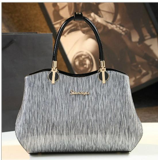 2024 Genuine Leather Stylish Handbags for Middle-Aged Women: Large Shoulder and Messenger Bags