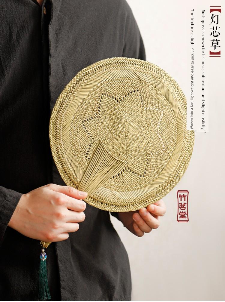 Hand-Woven Straw Fan for Summer Cooling and Mosquito Repellent, Portable Banana Leaf Fan with Classical Tassels, Old-Fashioned Fan