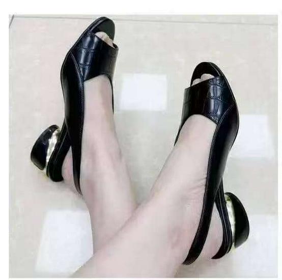 Женские летние кожаные сандалии 2024 года: Средний/толстый каблук, открытый носок, большие размеры, идеально подходят для ношения на открытом воздухе.