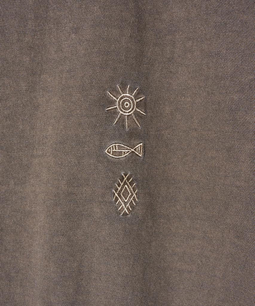 GAKKAI UNIONS Symbol Over-Crop Pigment Embroidered T-Shirt Khaki Mocha