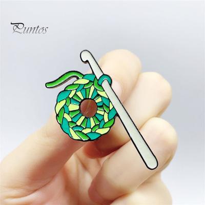 Ретро Брошь Вязание Шерстяной Шарик Крючком Бабушкин Ювелирный Подарок Эмалированная Брошь Вязать Свитер Креативный Значок Булавка На Лацкан