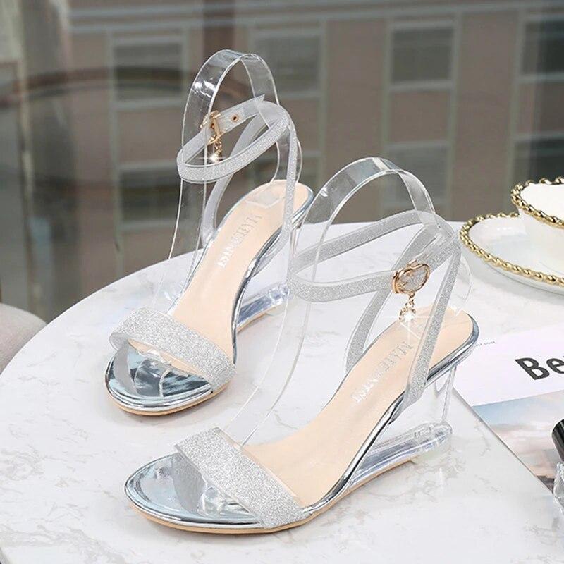 2024 новый дизайн, женские босоножки на танкетке с кристаллами на каблуке 8 см, летние модные сандалии с открытым носком и пряжкой, пикантная мода