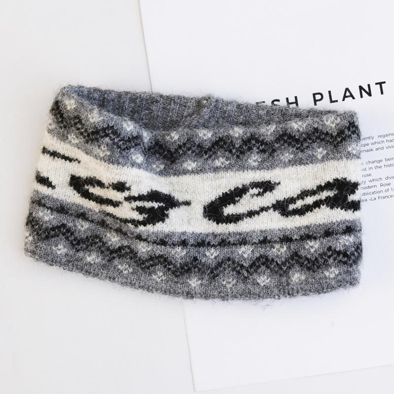 In autumn and winter, Maillard headband, women's forehead protection, daily wear warm hair accessories, thin windproof headgear, headband.