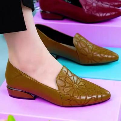 Популярные у интернет-знаменитостей туфли-лодочки из мягкой кожи на низком каблуке, весенне-осенние вышитые туфли, женские с глубоким вырезом, на остром каблуке, модные, универсальные, ми